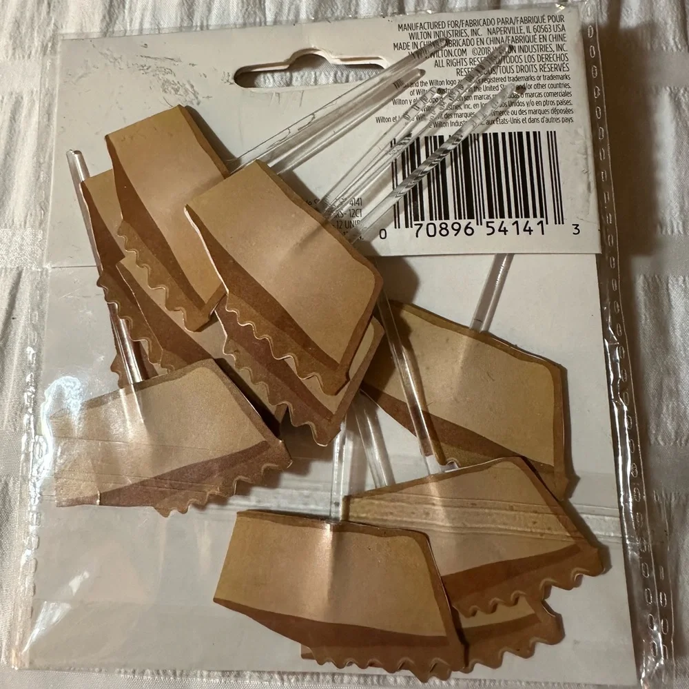 🌸$3 if bundled - 12 Wilton Pie Toppers Picks Write the pie flavors on each slice